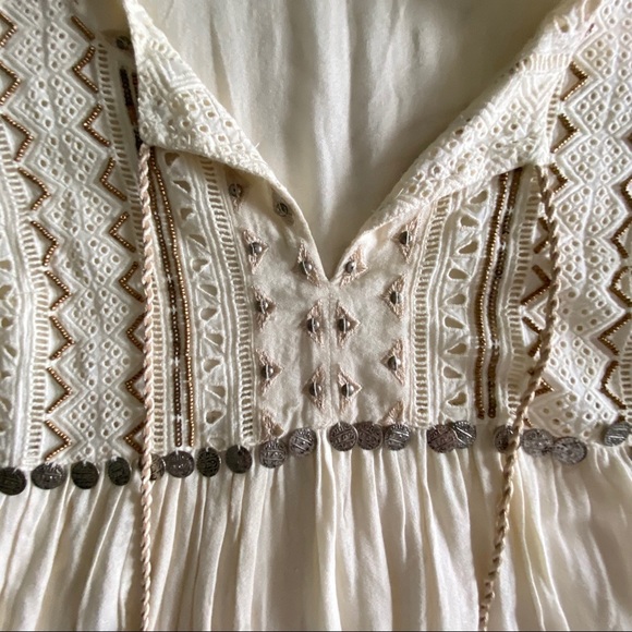 5/$35🍑Abercrombie & Fitch Cream Boho Beaded Shirt - Picture 3 of 7